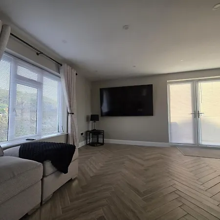 Collooney - House - Sleeps 6 - Parking