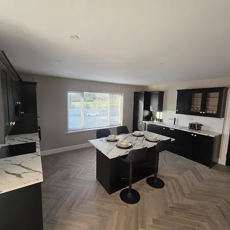 Vakantiehuis Collooney - House - Sleeps 6 - Parking *