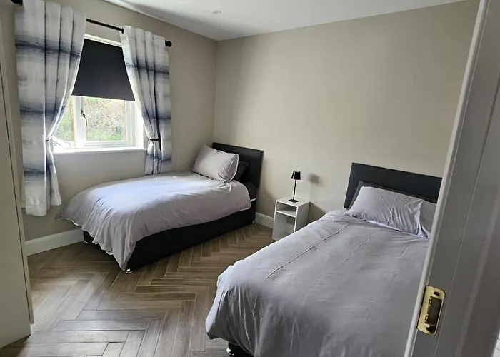 Collooney - House - Sleeps 6 - Parking