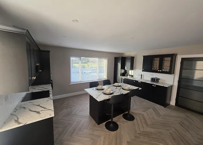 Feriehus Collooney - House - Sleeps 6 - Parking *