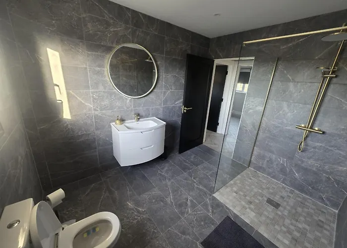 Collooney - House - Sleeps 6 - Parking Sligo