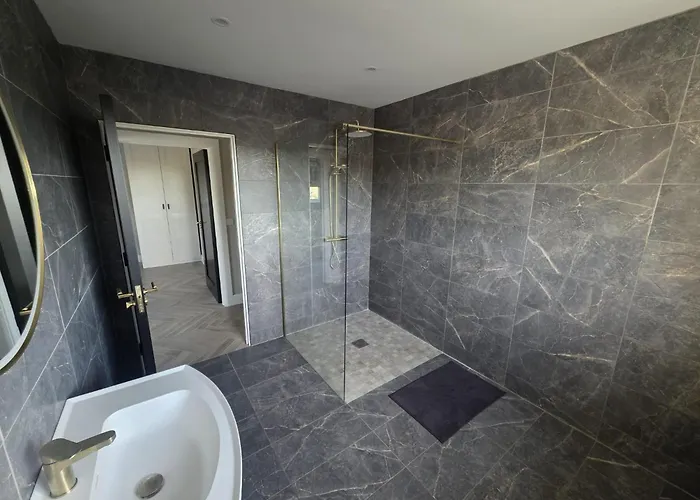 Feriehus Collooney - House - Sleeps 6 - Parking